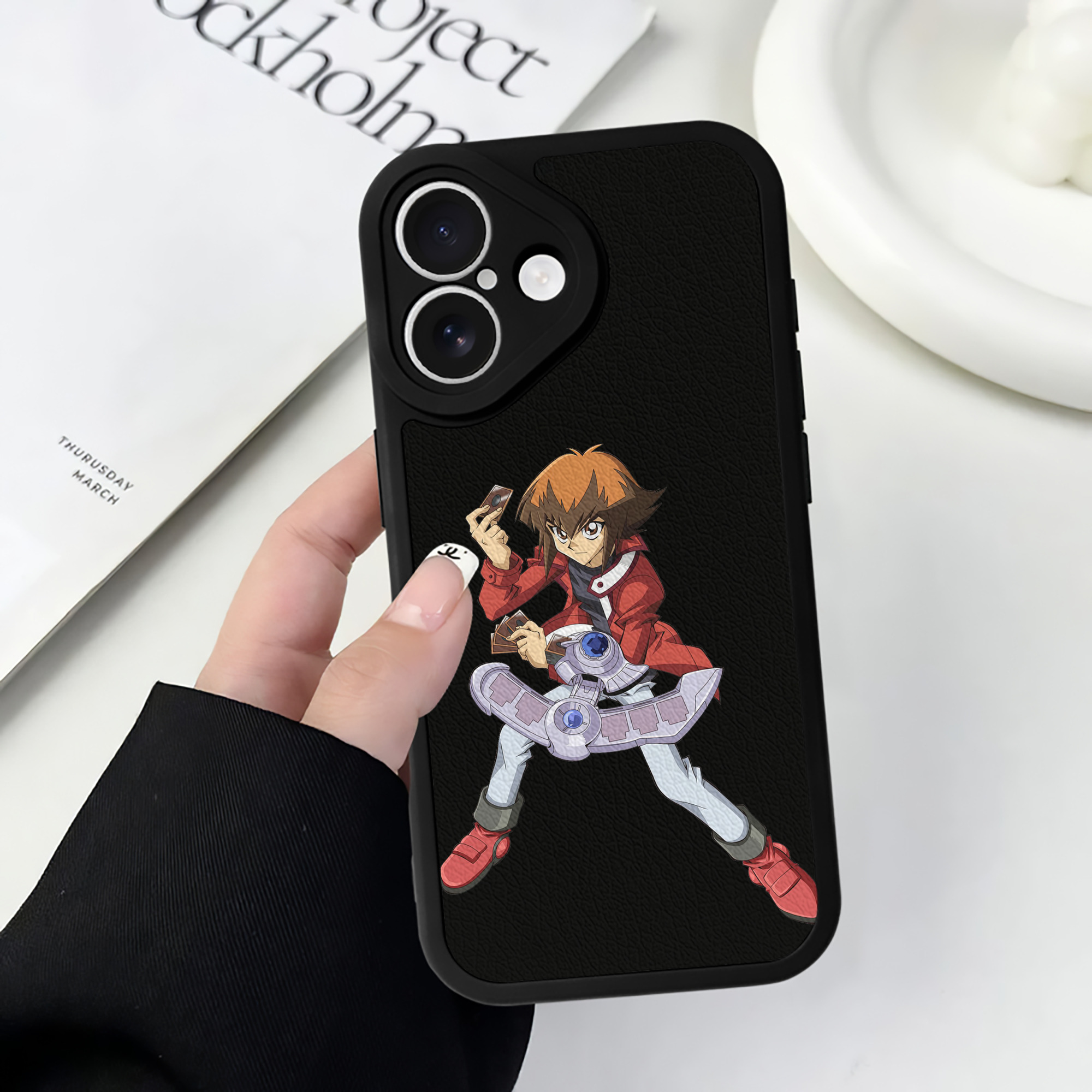 遊☆戯☆王 Yu-Gi-Oh! 【iPhone 16シリーズ対応】シリコンスマホケース（レザー調） 材質：シリコン